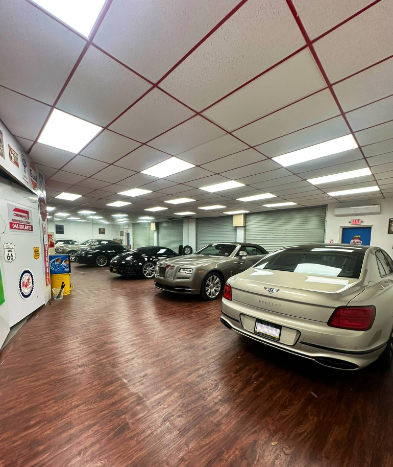 Garage workspace
